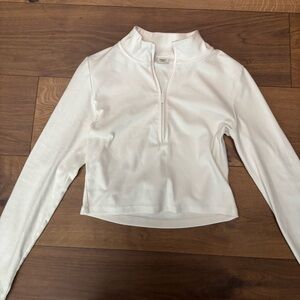 Aritzia 1/2 zip
